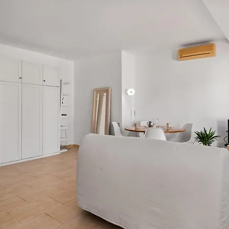 Charming Independent House With Pool In Nueva Andalucia * מארבלה