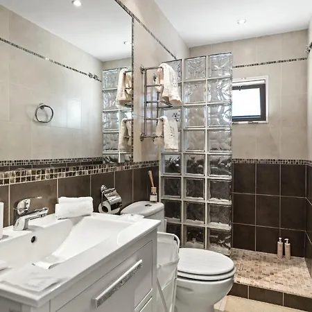 Charming Independent House With Pool In Nueva Andalucia *