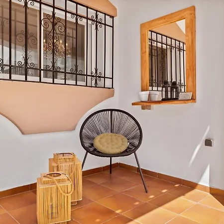 Charming Independent House With Pool In Nueva Andalucia בית נופש